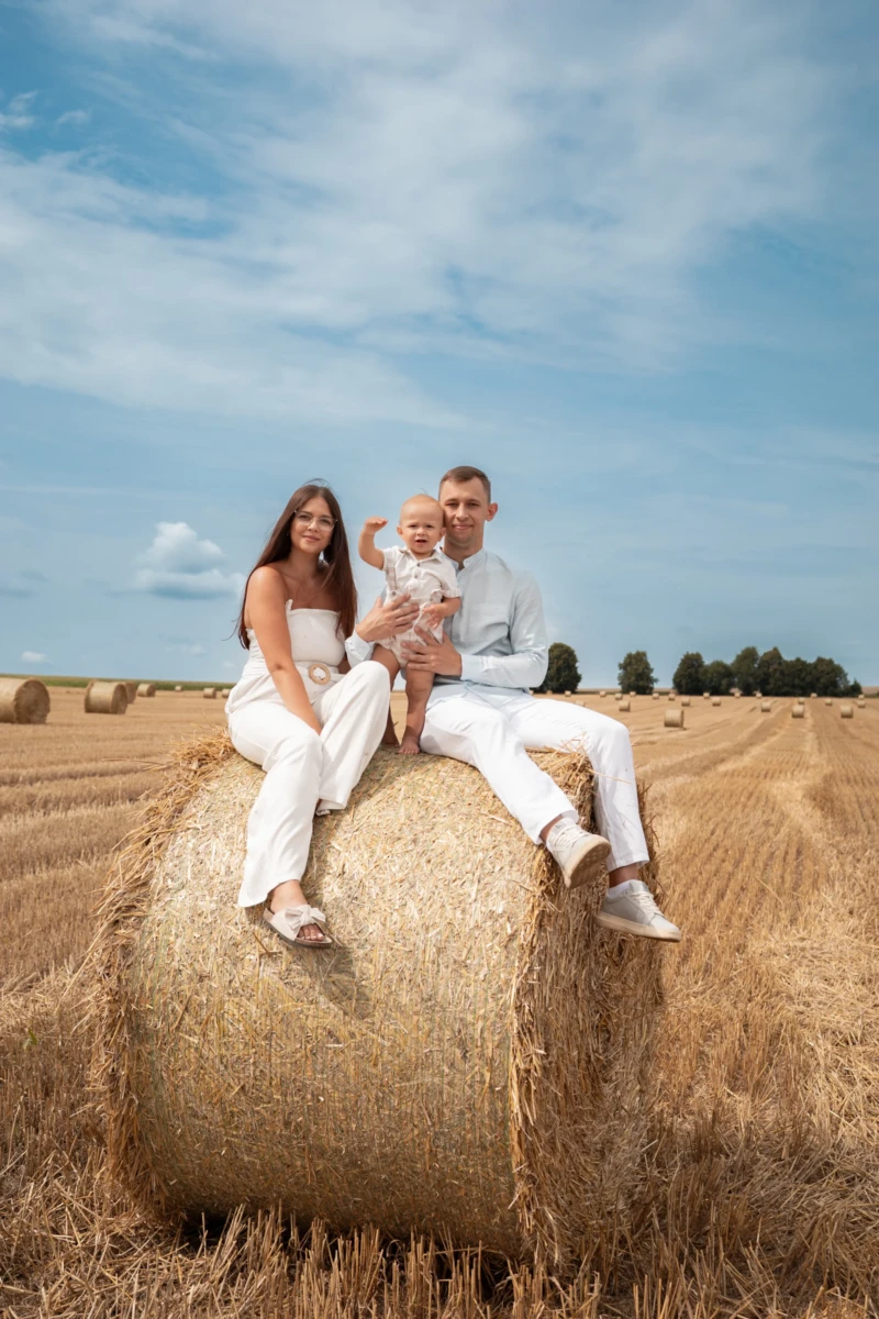 Sesja rodzinna — naturalny portret rodzinny, pełen bliskości